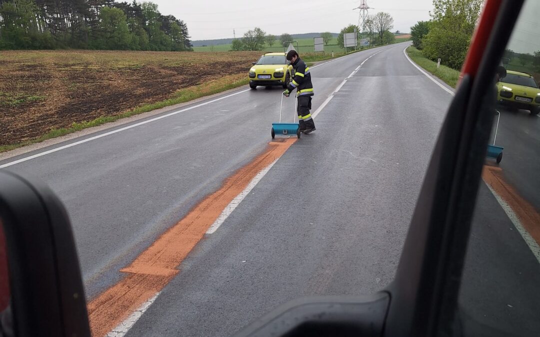 lange Ölspur durch das ganze Einsatzgebiet